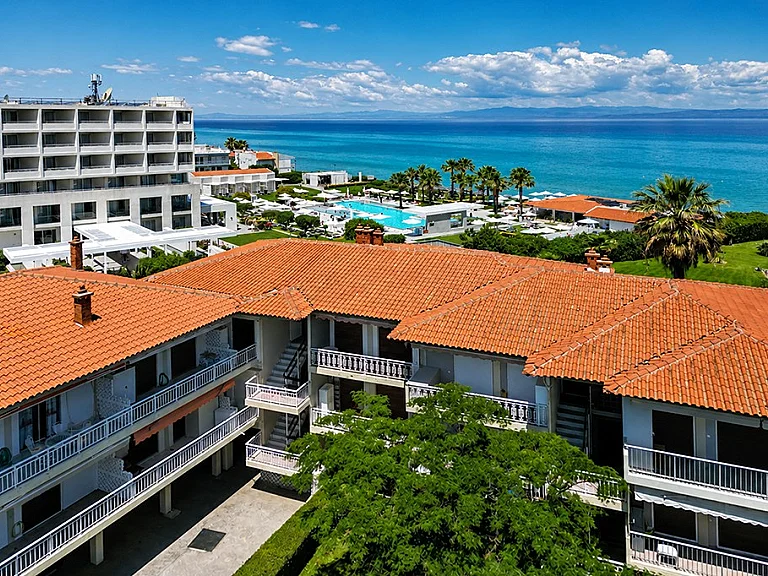 Hanioti Seafront Apartment