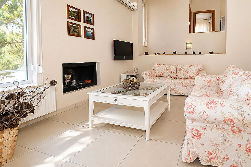 Rachoni Seafront Villa