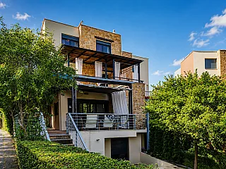 Hanioti 2-Levels House with Shared Pool
